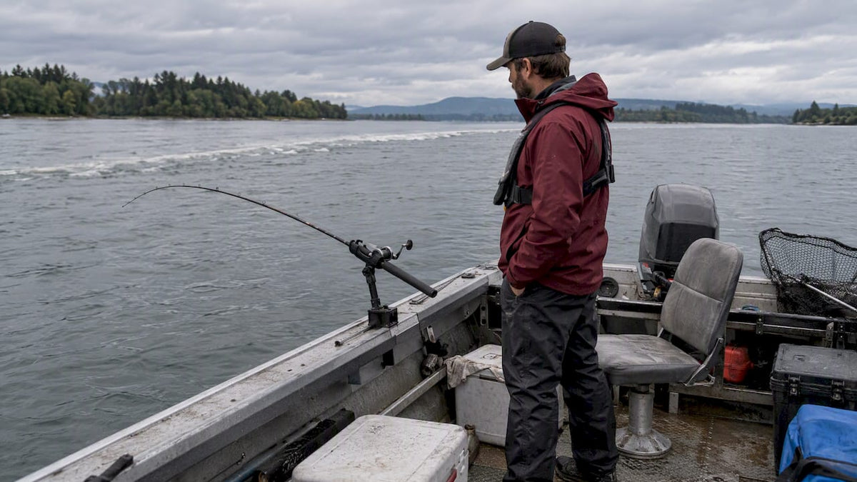 Angler trolling for springer salmon on Columbia River